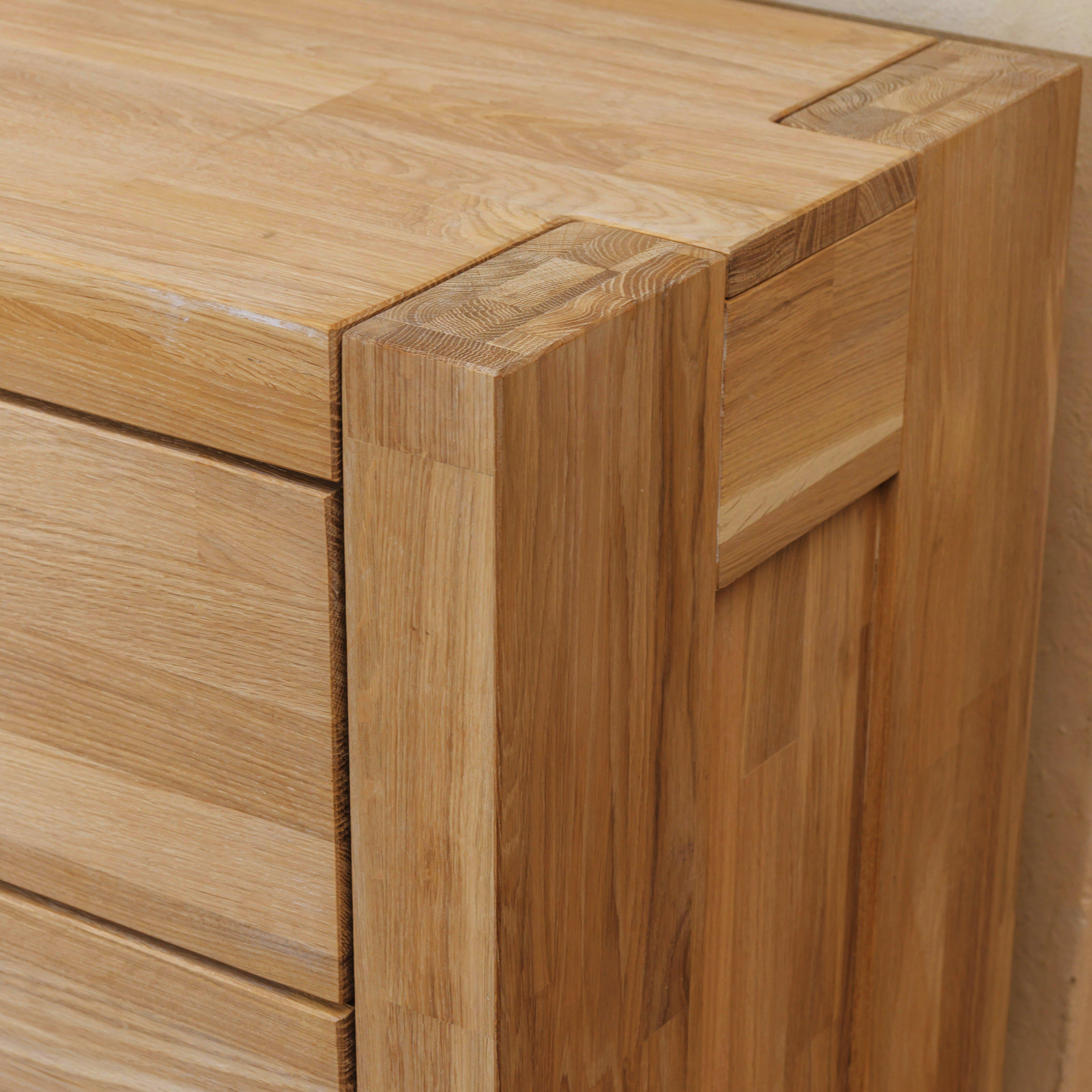 Cómoda de 4 cajones de madera de roble macizo estilo escandinavo